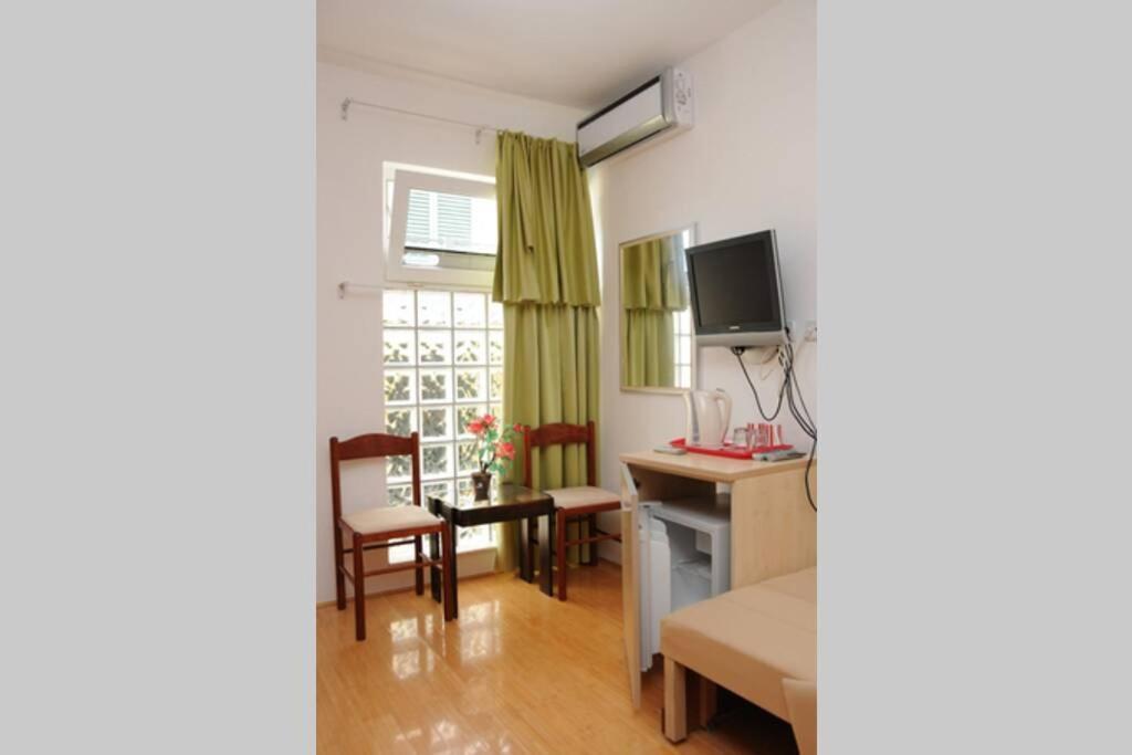 Bmv Room For 2-3 Persons Sveti Stefan Exteriér fotografie